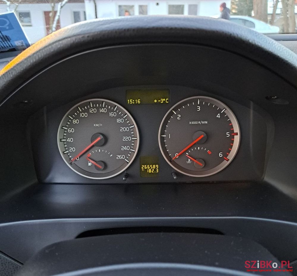 2005' Volvo V50 1.6D Momentum photo #5