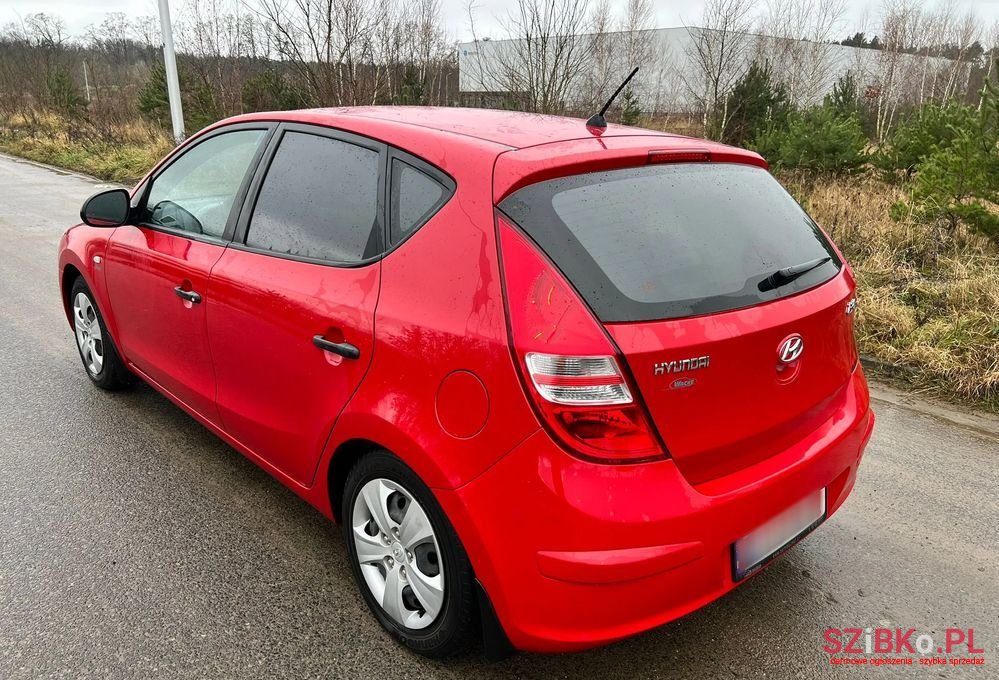 2010' Hyundai i30 1.4 Base photo #4