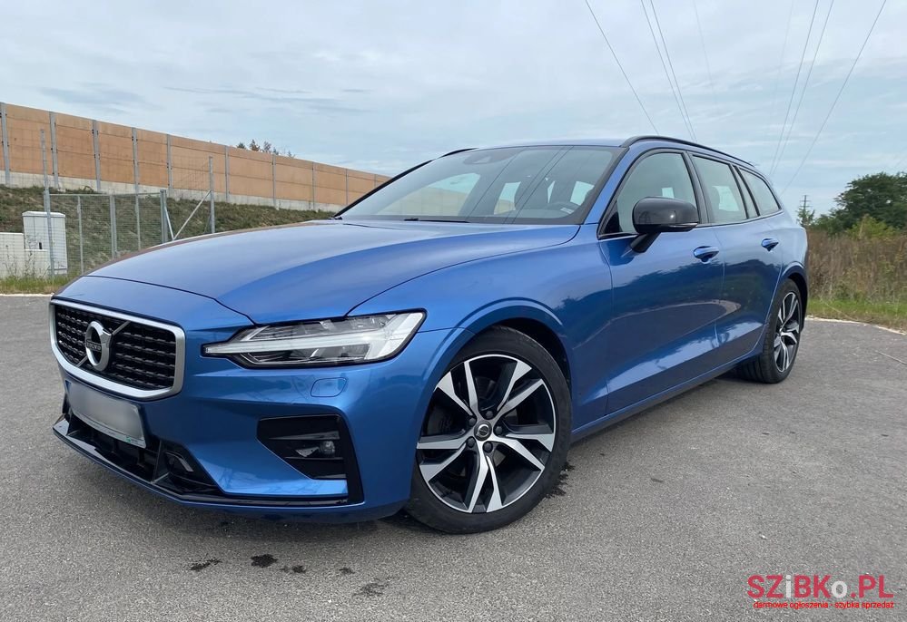 2020' Volvo V60 D4 R-Design photo #1