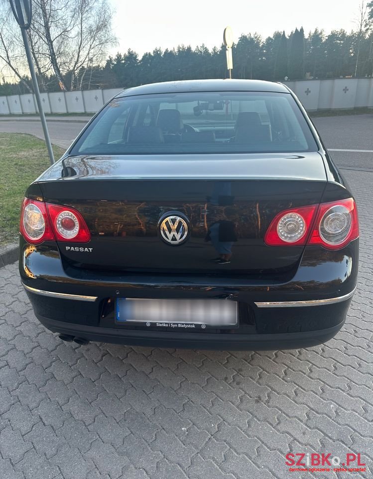 2010' Volkswagen Passat photo #3