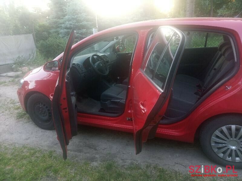 2008' Volkswagen Golf photo #4