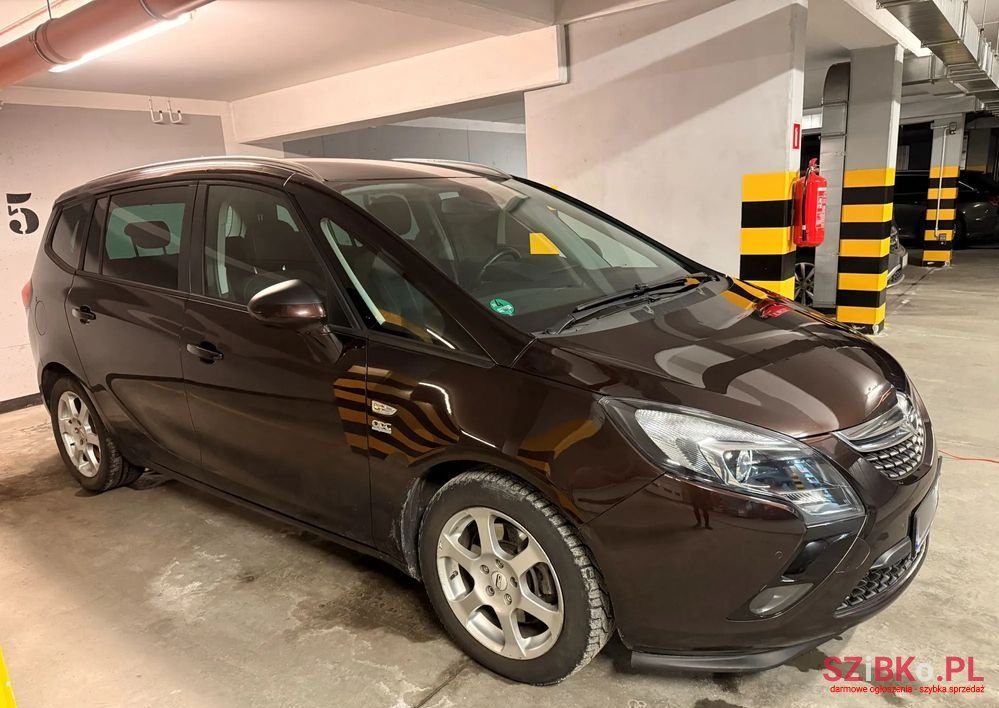 2016' Opel Zafira photo #1