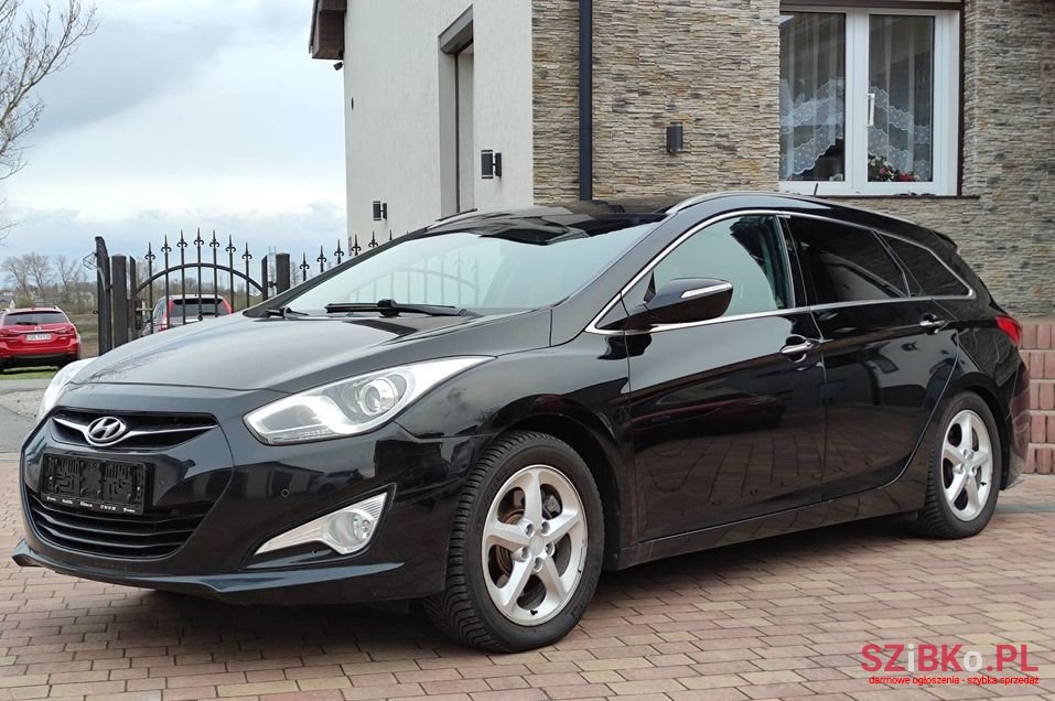 2011' Hyundai i40 photo #1