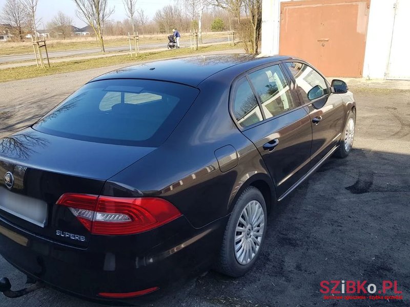 2014' Skoda Superb photo #5