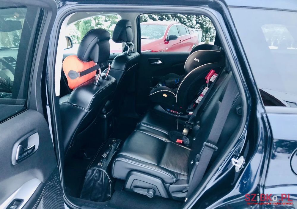 2012' Fiat Freemont photo #6