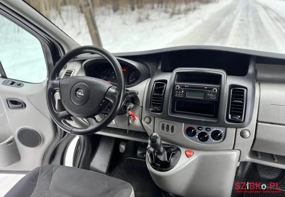 2013' Opel Vivaro photo #2