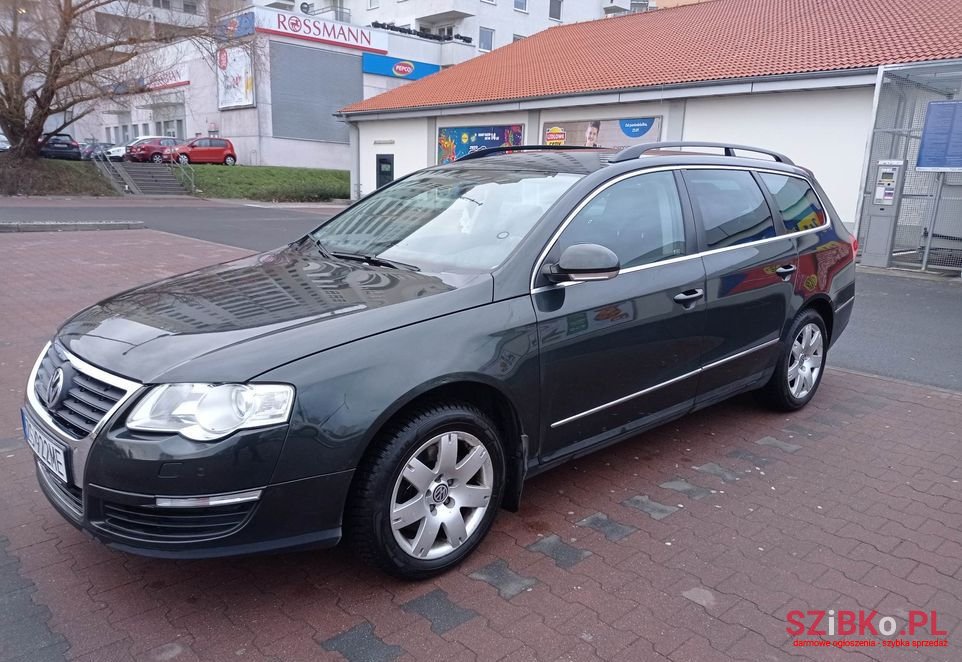 2007' Volkswagen Passat photo #3