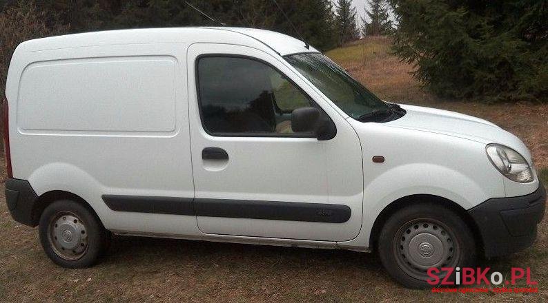 2004' Nissan Kubistar photo #2