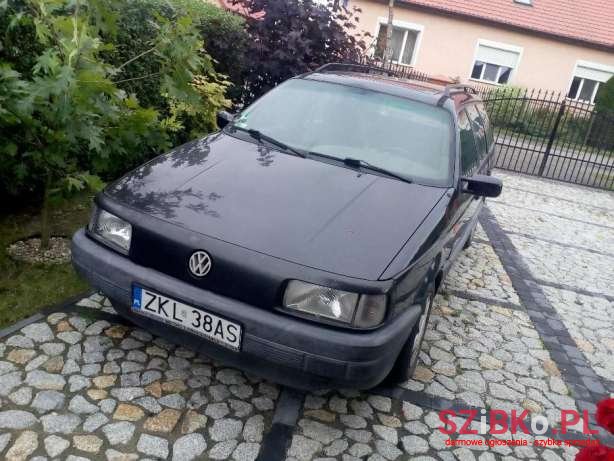 1993' Volkswagen Passat photo #1