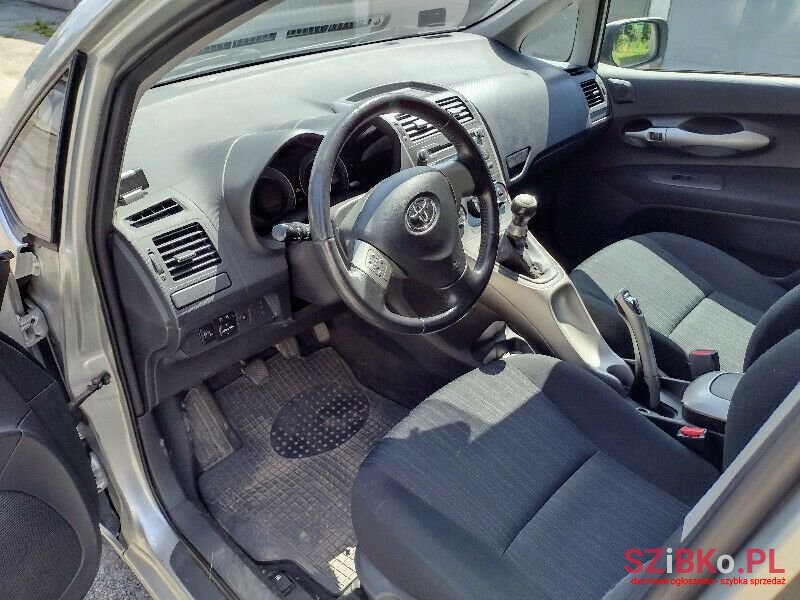 2007' Toyota Auris photo #4