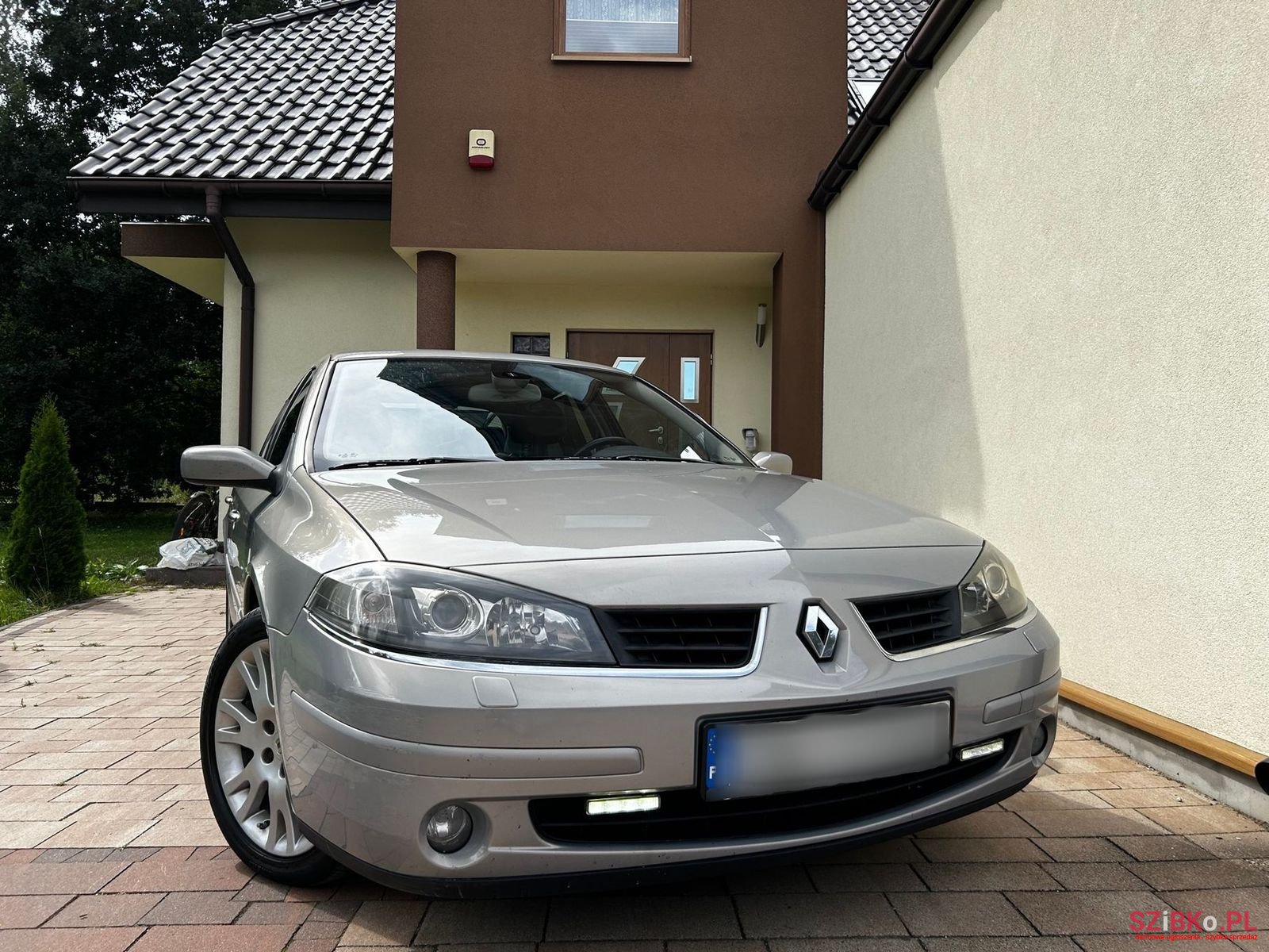 2007' Renault Laguna photo #1