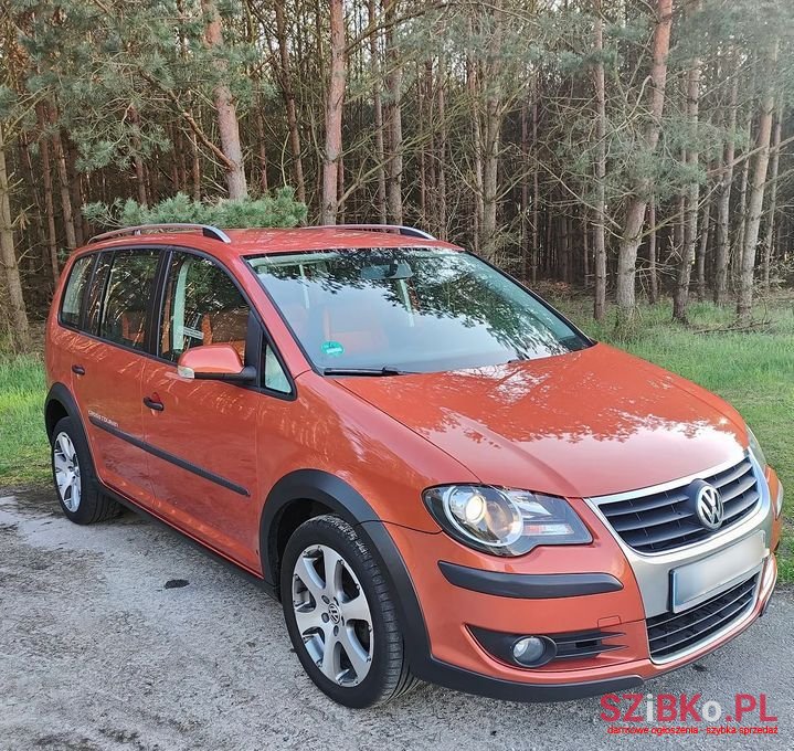 2007' Volkswagen Touran photo #4