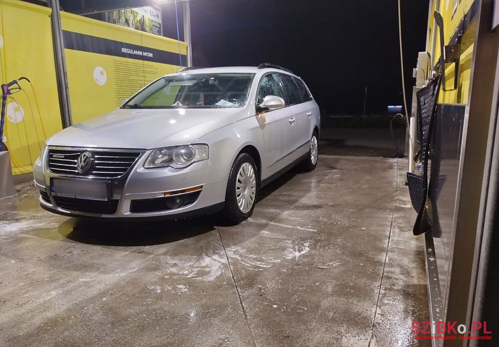 2008' Volkswagen Passat photo #6