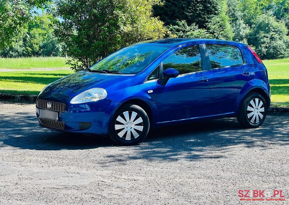 2009' Fiat Grande Punto 1.4 8V photo #3