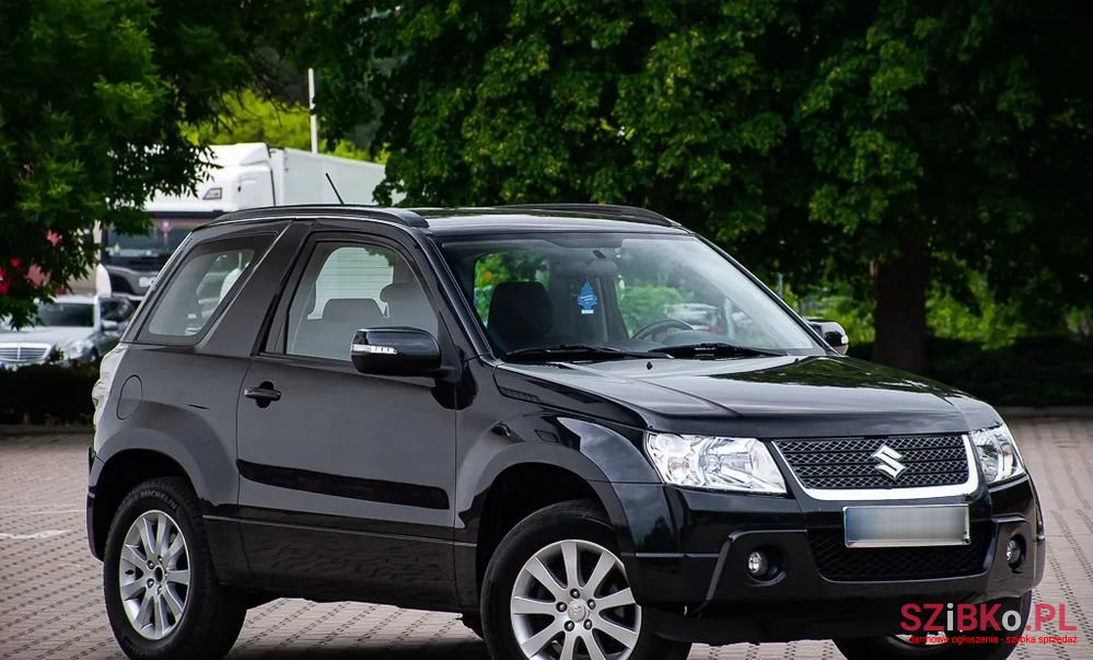 2012' Suzuki Grand Vitara 2.4 Premium photo #2