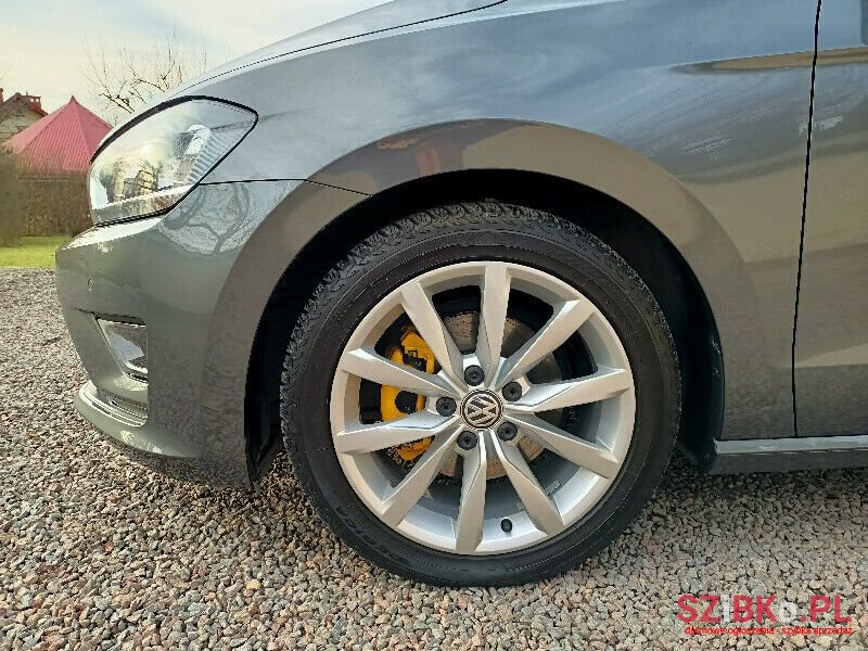 2017' Volkswagen Golf photo #5