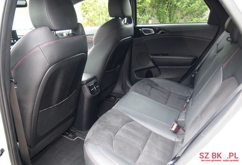 2019' Kia Proceed 1.6 T-Gdi Gt Dct photo #5