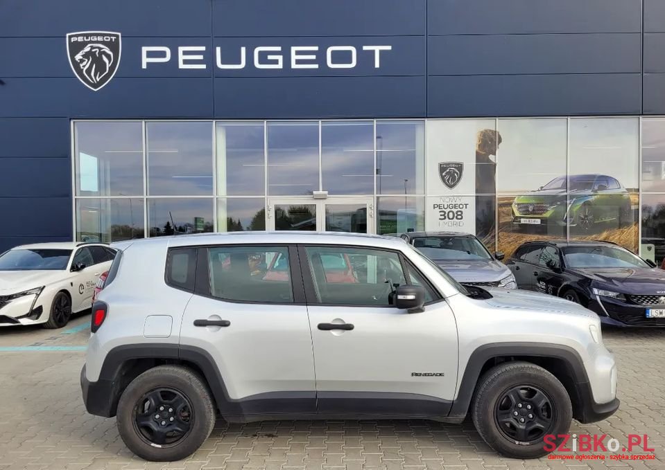 2018' Jeep Renegade photo #5