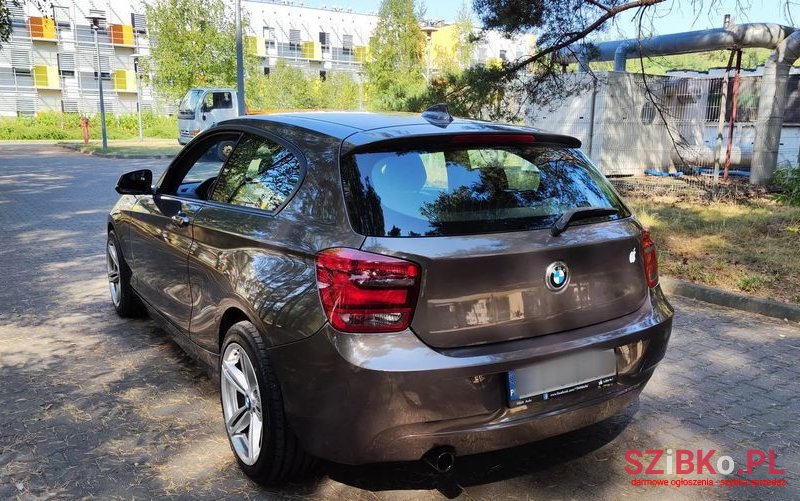 2012' BMW 1 Series 116I photo #6