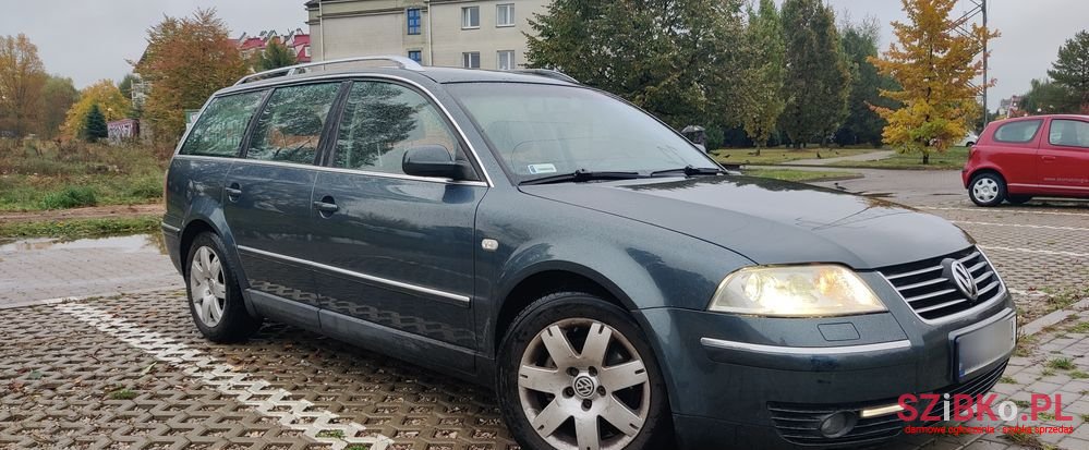 2002' Volkswagen Passat photo #3