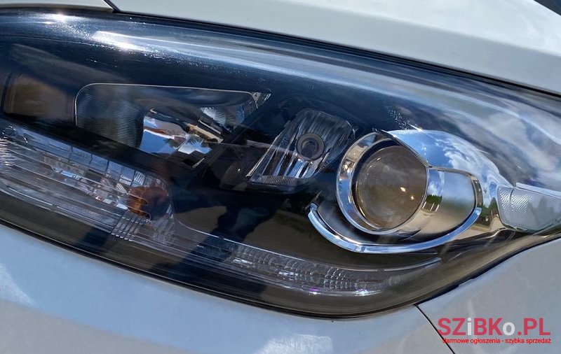 2016' Kia Carens photo #4