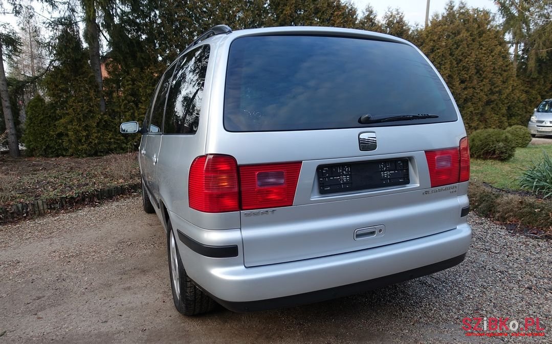 2006' SEAT Alhambra photo #3