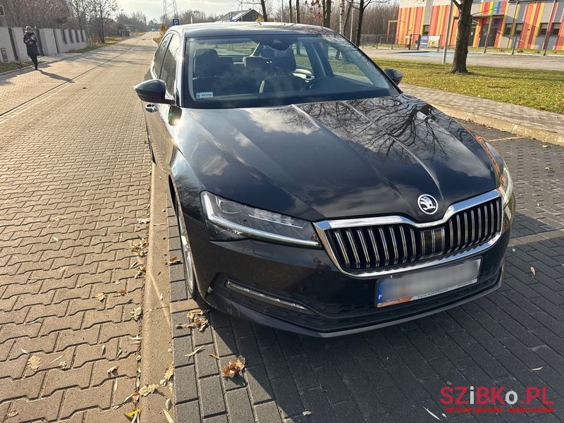 2020' Skoda Superb 2.0 Tdi Scr Ambition Dsg photo #5