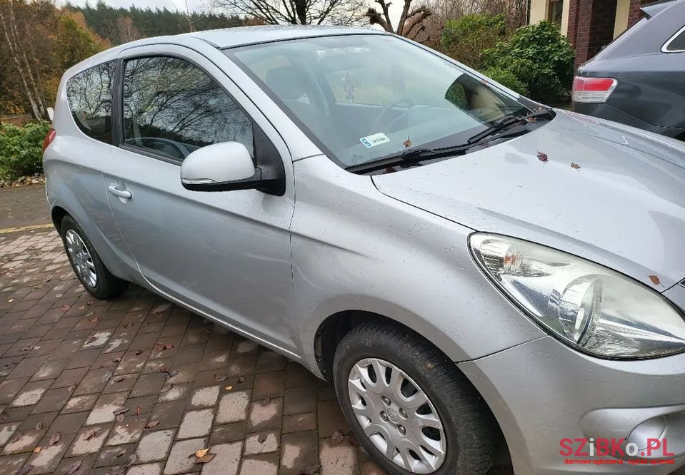 2011' Hyundai i20 photo #1