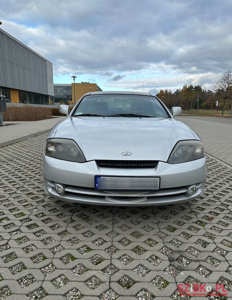 2002' Hyundai Coupe 2.0 Gl photo #2