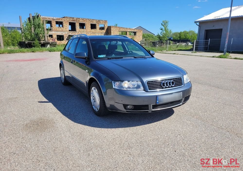 2004' Audi A4 Avant photo #1