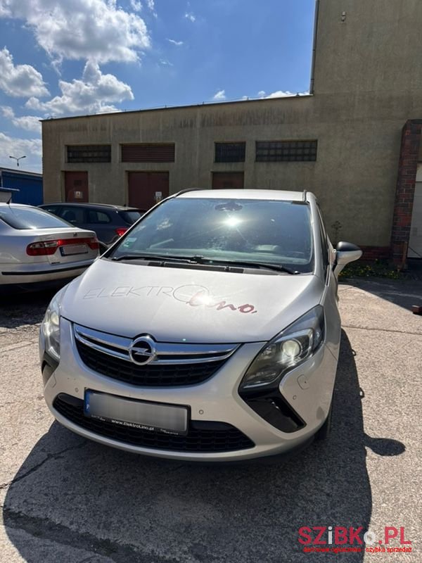 2013' Opel Zafira photo #5