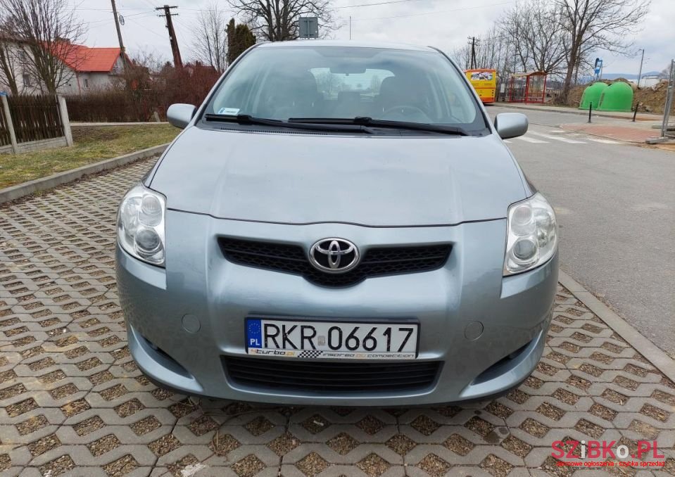 2008' Toyota Auris photo #2