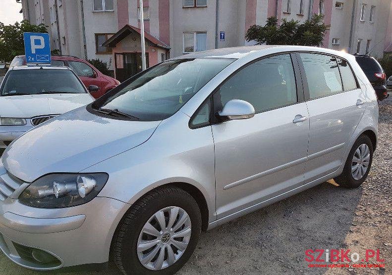 2007' Volkswagen Golf photo #2