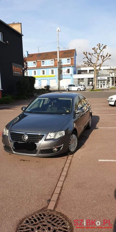 2007' Volkswagen Passat photo #4