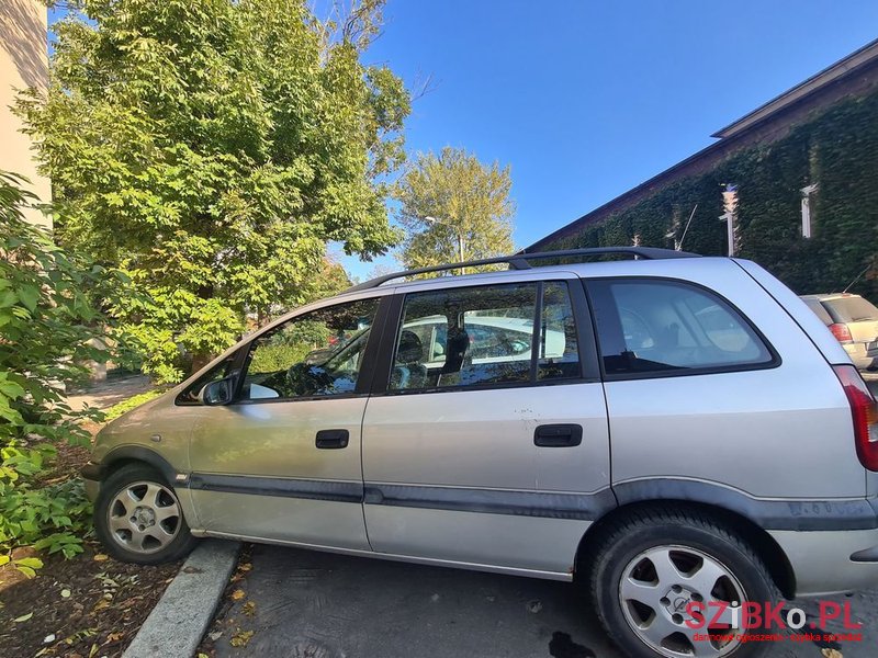 2000' Opel Zafira photo #1