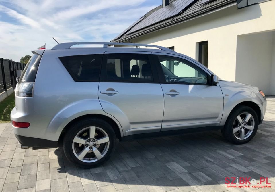 2007' Mitsubishi Outlander photo #2