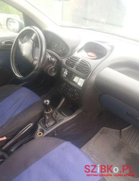2002' Peugeot 206 photo #2