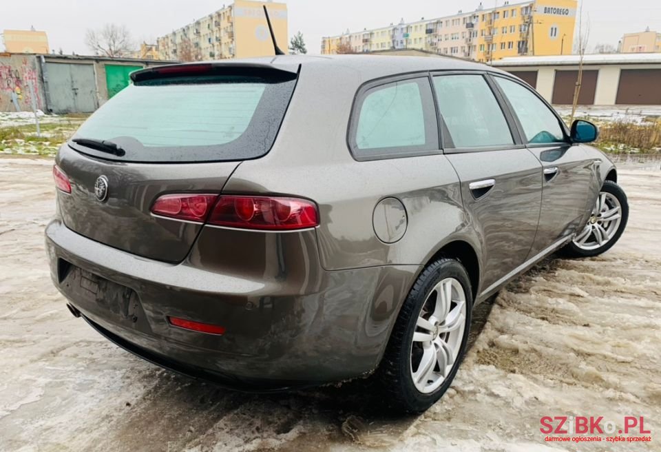 2010' Alfa Romeo 159 photo #3