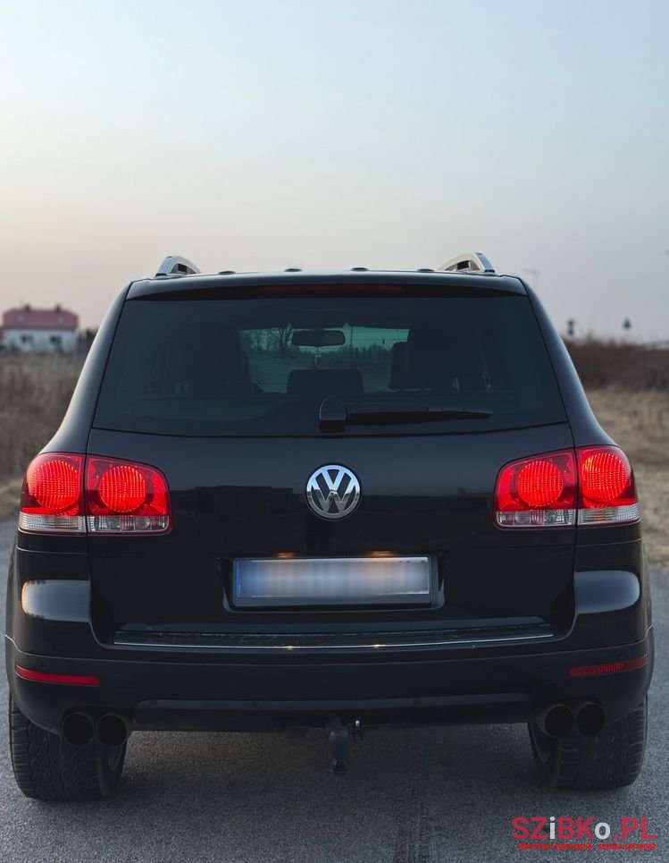 2004' Volkswagen Touareg photo #4