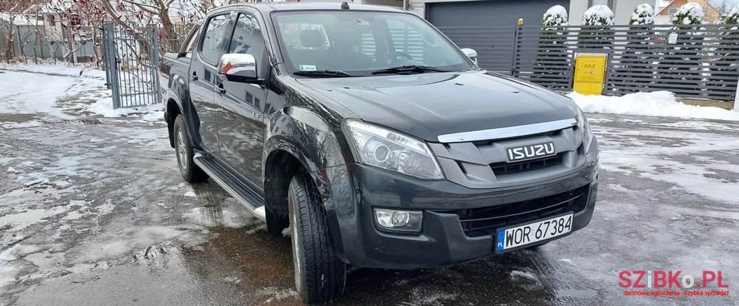 2015' Isuzu D-Max photo #1