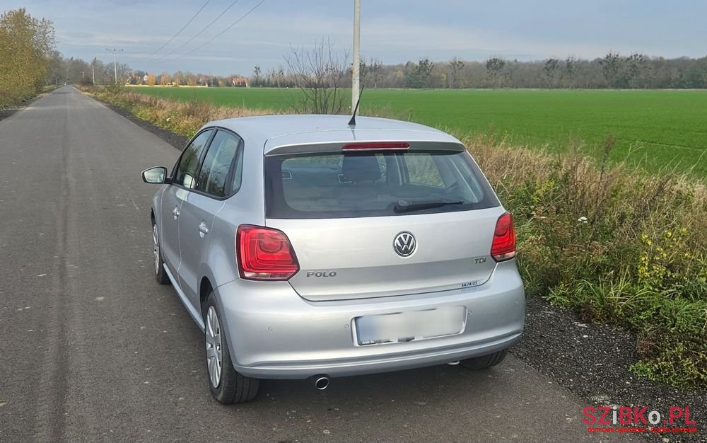 2009' Volkswagen Polo photo #6