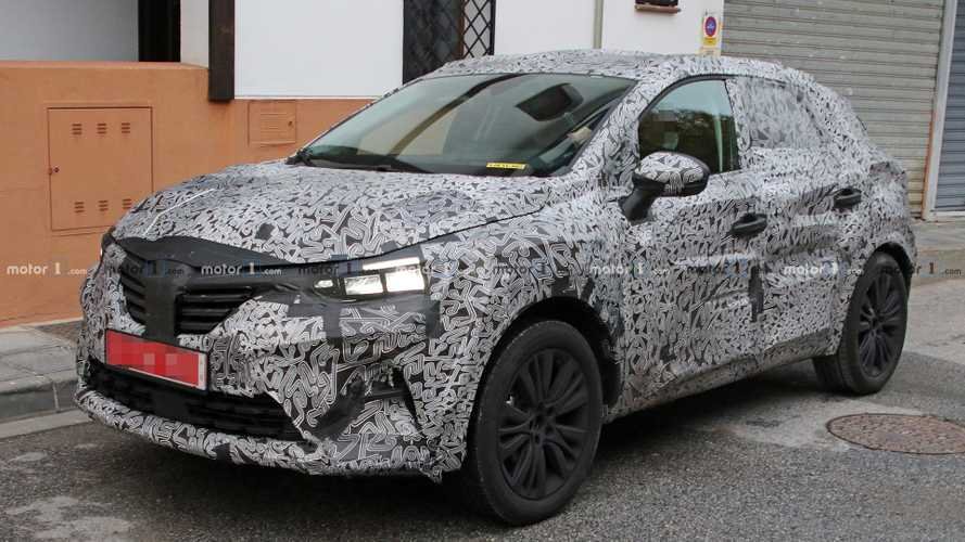 2019 Renault Captur Spied Trying To Keep Covered Up