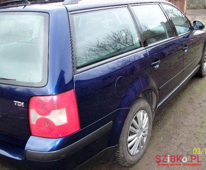 2005' Volkswagen Passat photo #1