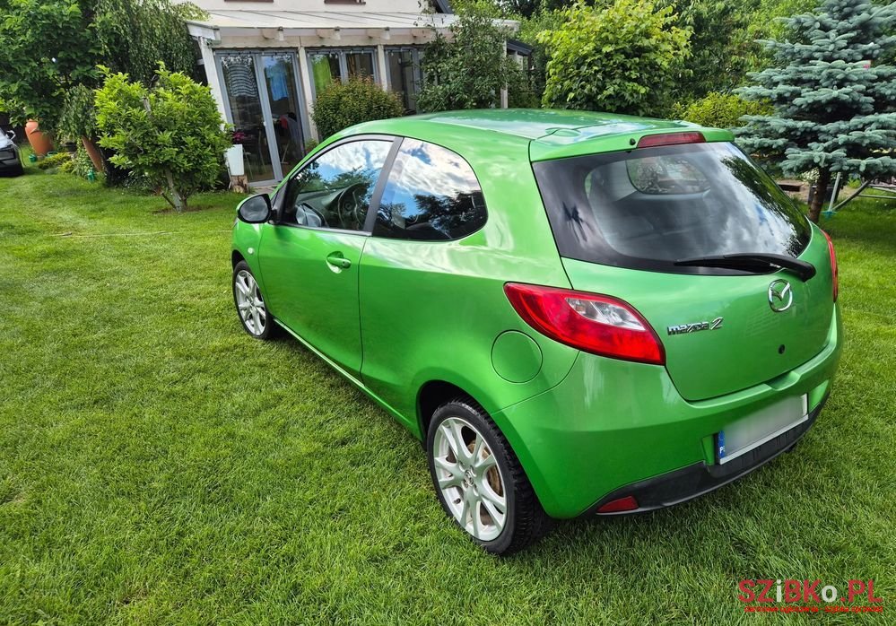 2008' Mazda 2 photo #5