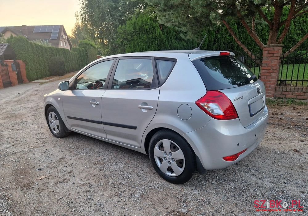 2010' Kia Ceed photo #3