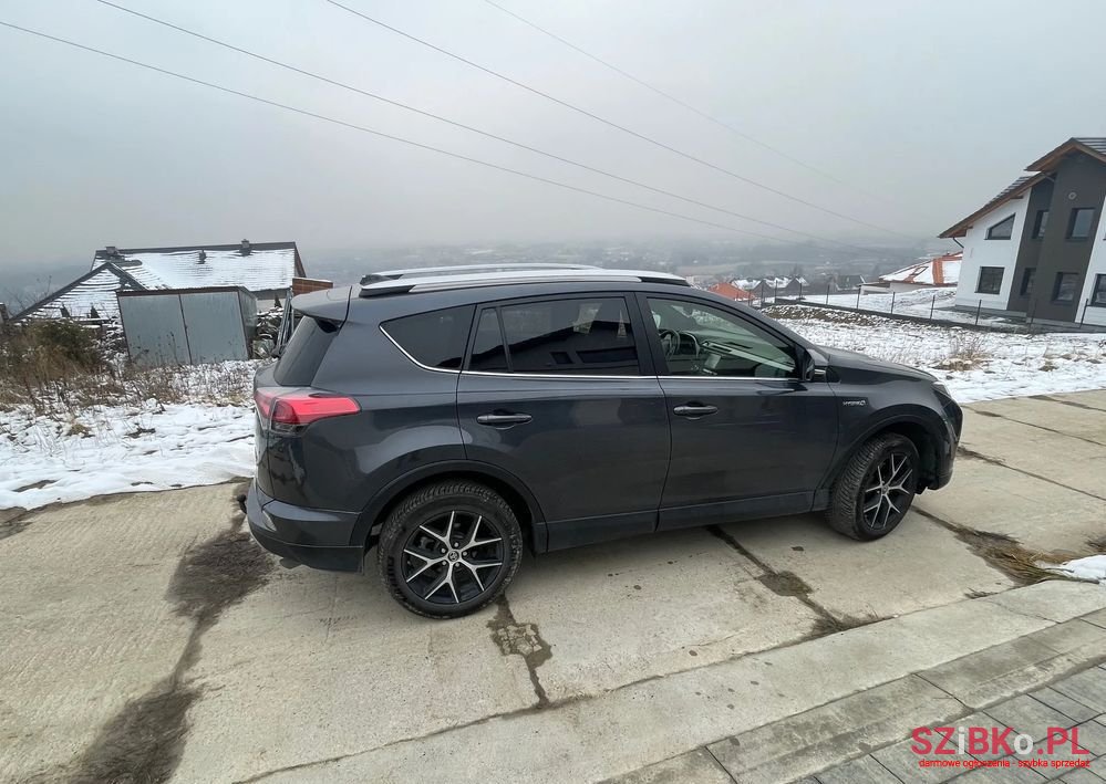 2016' Toyota RAV4 Hybrid Premium 4X2 photo #2