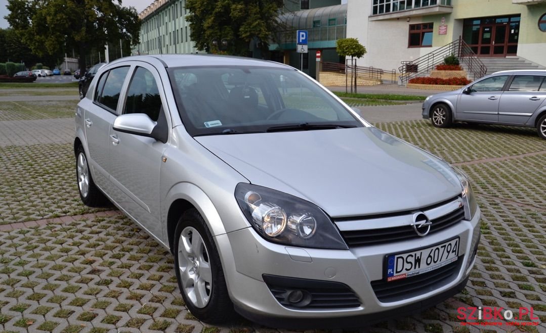 2006' Opel Astra photo #3
