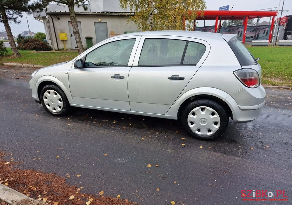 2009' Opel Astra 1.4 Edition photo #4