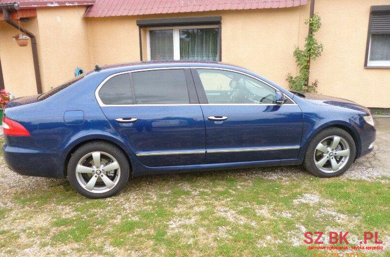 2011' Skoda Superb photo #1