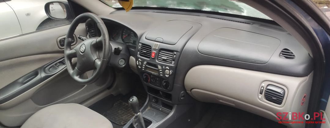 2001' Nissan Almera photo #6